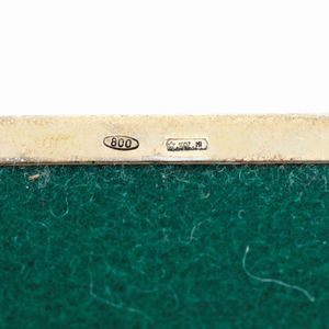 Taglialegna. Argento e argento dorato. Base in malachite. Argenteria artistica italiana del XX-XXI secolo  - Asta Argenti da collezione | XX secolo - Associazione Nazionale - Case d'Asta italiane