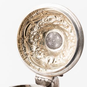 Mug. Argento fuso, sbalzato e cesellato. Londra 1784. Argentiere TL (non identificato)  - Asta Argenti da collezione | XX secolo - Associazione Nazionale - Case d'Asta italiane