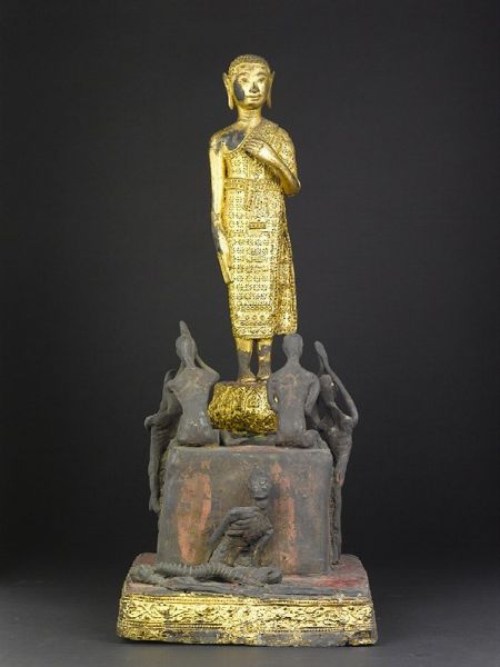 Gruppo in bronzo dorato raffigurante adorazione di Buddha, Thailandia, XIX secolo  - Asta Chinese Works of Art - Associazione Nazionale - Case d'Asta italiane