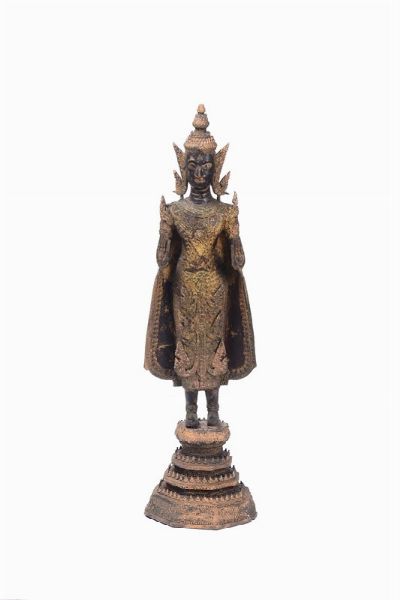 Divinit eretta in bronzo dorato, Thailandia, XIX secolo  - Asta Chinese Works of Art - Associazione Nazionale - Case d'Asta italiane