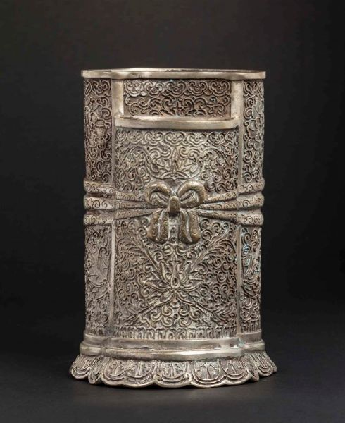 Portapennelli in argento, Cina, Dinastia Qing, XIX secolo  - Asta Chinese Works of Art - Associazione Nazionale - Case d'Asta italiane