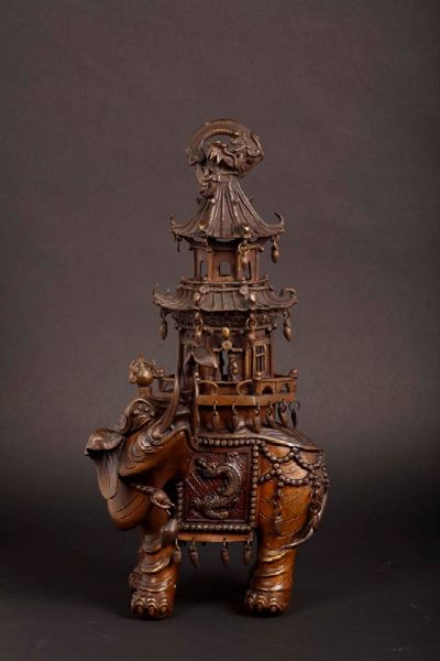 Incensiere in bronzo a guisa di elefante con pagoda sulla schiena, Giappone, XIX secolo  - Asta Chinese Works of Art - Associazione Nazionale - Case d'Asta italiane