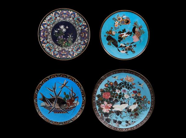 Quattro piatti smaltati a decoro naturalistico, Giappone, XIX secolo  - Asta Chinese Works of Art - Associazione Nazionale - Case d'Asta italiane