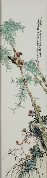 Coppia di placche in porcellana raffiguranti soggetti naturalistici con uccellini tra rami in fiore e iscrizioni, Cina, XX secolo  - Asta Arte Orientale - Associazione Nazionale - Case d'Asta italiane