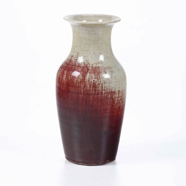 Vaso in ceramica invetriata sui toni del sangue di bue, Cina, Dinastia Qing, XIX secolo  - Asta Arte Orientale - Associazione Nazionale - Case d'Asta italiane
