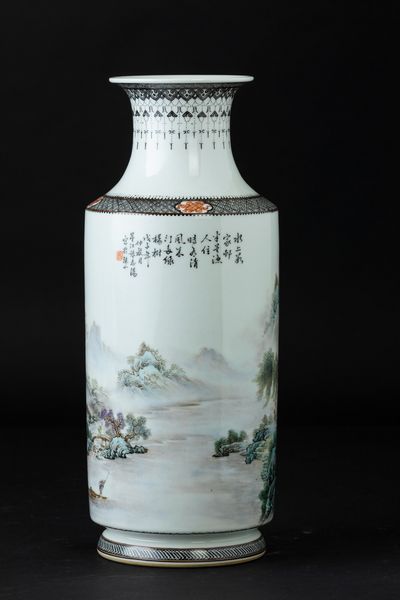 Vaso in porcellana con raffigurazioni di paesaggio, Cina, Repubblica, XX secolo  - Asta Arte Orientale - Associazione Nazionale - Case d'Asta italiane