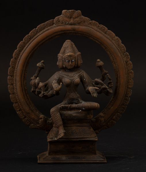 Figura di divinit� multibraccia in bronzo entro aura, India, XIX secolo  - Asta Arte Orientale - Associazione Nazionale - Case d'Asta italiane
