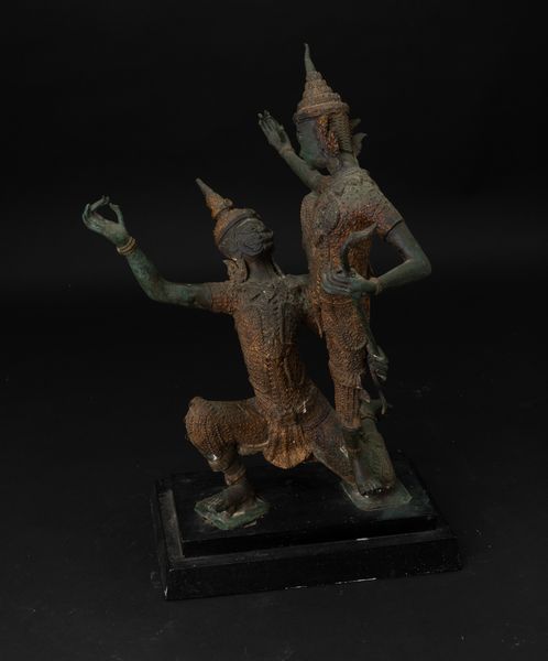 Gruppo in bronzo con tracce di doratura raffigurante due divinit�, Indonesia, XX secolo  - Asta Arte Orientale - Associazione Nazionale - Case d'Asta italiane