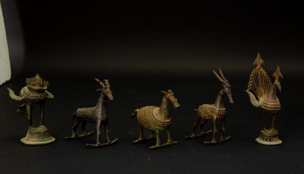 Cinque bronzetti raffiguranti diversi animali, India, XVIII-XIX secolo  - Asta Arte Orientale - Associazione Nazionale - Case d'Asta italiane