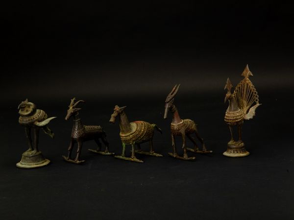 Cinque bronzetti raffiguranti diversi animali, India, XVIII-XIX secolo  - Asta Arte Orientale - Associazione Nazionale - Case d'Asta italiane
