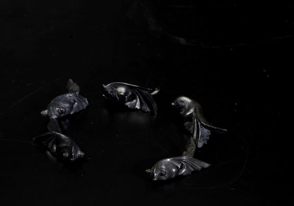 Cinque figure di dragon carps scolpite in pietra, Cina, Dinastia Qing, XIX secolo  - Asta Arte Orientale - Associazione Nazionale - Case d'Asta italiane