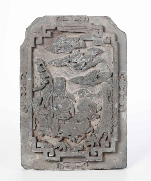 Bassorilievo scolpito in pietra con figura di saggio entro paesaggio, Cina, XX secolo  - Asta Arte Orientale - Associazione Nazionale - Case d'Asta italiane
