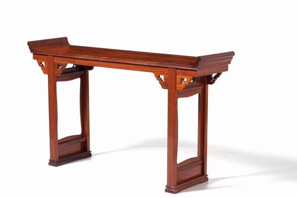 Altare in legno di Hongmu con decori a traforo, Cina, XX secolo  - Asta Arte Orientale - Associazione Nazionale - Case d'Asta italiane