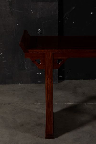 Altare in legno di Hongmu con decori a traforo, Cina, XX secolo  - Asta Arte Orientale - Associazione Nazionale - Case d'Asta italiane