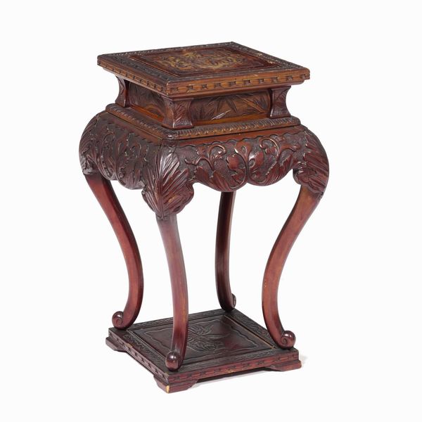 Stand in legno con decori vegetali, Cina, Dinastia Qing, XIX secolo  - Asta Arte Orientale - Associazione Nazionale - Case d'Asta italiane