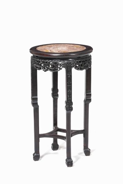 Stand in legno con piano in marmo, Cina, Dinastia Qing, XIX secolo  - Asta Arte Orientale - Associazione Nazionale - Case d'Asta italiane