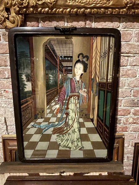 Cinque dipinti su vetro raffiguranti scene di vita comune, Cina, XX secolo  - Asta Arte Orientale - Associazione Nazionale - Case d'Asta italiane