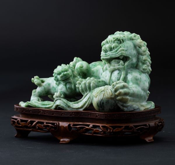 Gruppo in pietra dura con figure di leoni, Cina, XX secolo  - Asta Arte Orientale - Associazione Nazionale - Case d'Asta italiane