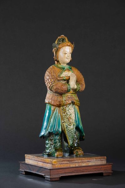 Figura di guerriero in ceramica invetriata, Cina  - Asta Arte Orientale - Associazione Nazionale - Case d'Asta italiane