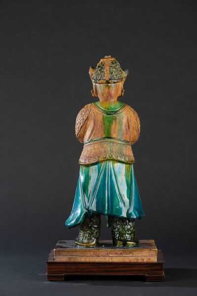 Figura di guerriero in ceramica invetriata, Cina  - Asta Arte Orientale - Associazione Nazionale - Case d'Asta italiane