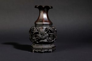 Vaso in bronzo con decoro di draghi tra le nuvole a traforo e a rilievo, Cina, Dinastia Qing, XVIII secolo  - Asta Arte Orientale - Associazione Nazionale - Case d'Asta italiane