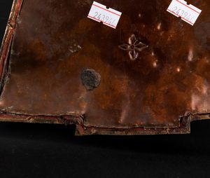 Figura di guardiano entro aura in bronzo dorato e parzialmente dipinto, Cina, XX secolo  - Asta Arte Orientale - Associazione Nazionale - Case d'Asta italiane