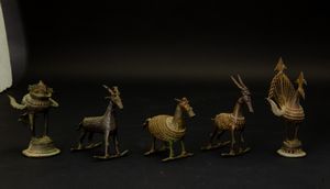 Cinque bronzetti raffiguranti diversi animali, India, XVIII-XIX secolo  - Asta Arte Orientale - Associazione Nazionale - Case d'Asta italiane