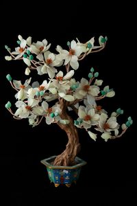 Coppia di giardiniere in smalti con bonsai in pietre dure, Cina, Dinastia Qing, XIX secolo  - Asta Arte Orientale - Associazione Nazionale - Case d'Asta italiane