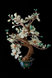 Coppia di giardiniere in smalti con bonsai in pietre dure, Cina, Dinastia Qing, XIX secolo  - Asta Arte Orientale - Associazione Nazionale - Case d'Asta italiane