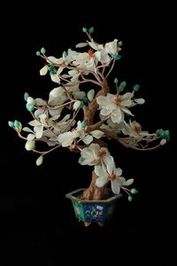 Coppia di giardiniere in smalti con bonsai in pietre dure, Cina, Dinastia Qing, XIX secolo  - Asta Arte Orientale - Associazione Nazionale - Case d'Asta italiane