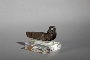 Figura di pavone scolpita in pietra, Cina, Dinastia Song (960-1279)  - Asta Arte Orientale - Associazione Nazionale - Case d'Asta italiane