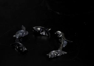 Cinque figure di dragon carps scolpite in pietra, Cina, Dinastia Qing, XIX secolo  - Asta Arte Orientale - Associazione Nazionale - Case d'Asta italiane