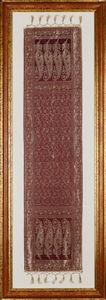 Tessuto in seta e fili dorati con decori vegetali, Persia, XIX secolo  - Asta Arte Orientale - Associazione Nazionale - Case d'Asta italiane