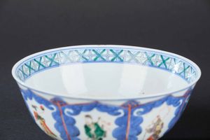 Coppia di ciotole in porcellana Famiglia Verde con figure di saggi entro riserve, Cina, Dinastia Qing, XIX secolo  - Asta Arte Orientale - Associazione Nazionale - Case d'Asta italiane