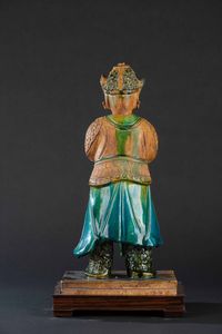 Figura di guerriero in ceramica invetriata, Cina  - Asta Arte Orientale - Associazione Nazionale - Case d'Asta italiane