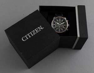 CITIZEN - Ecodrive, Cronografo al quarzo con ricarica solare con quadrante nero  - Asta Orologi  - Associazione Nazionale - Case d'Asta italiane