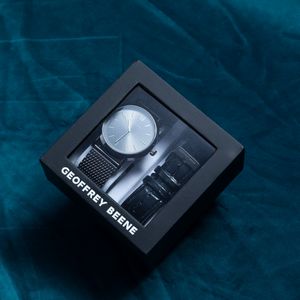 GEOFFREY BEENE  - Asta Orologi  - Associazione Nazionale - Case d'Asta italiane