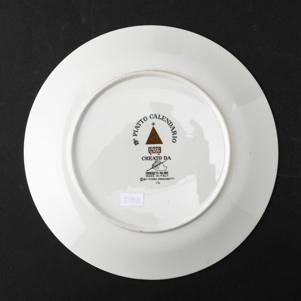 Piero Fornasetti : Milano, 1986  - Asta Solo Fornasetti - Associazione Nazionale - Case d'Asta italiane