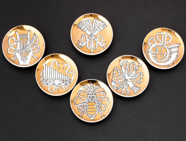 Piero Fornasetti : Milano, 1950  - Asta Solo Fornasetti - Associazione Nazionale - Case d'Asta italiane