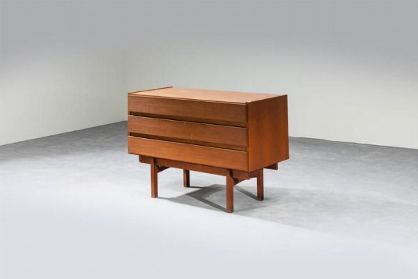 BAROVERO : Cassettiera in legno  fronte a tre cassetti. Anni '50 cm 75x104x47  - Asta Design - Associazione Nazionale - Case d'Asta italiane