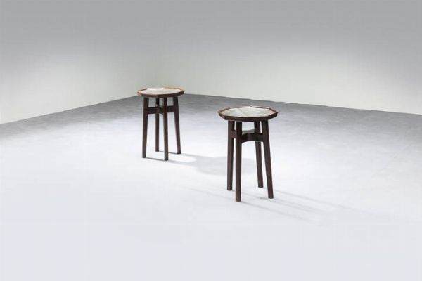 QUARTI : Coppia di tavolini in legno  piano in vetro Anni '50 cm 55x40  - Asta Design - Associazione Nazionale - Case d'Asta italiane