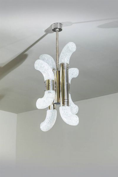 MAZZEGA : Lampadario con struttura in acciaio  diffusori in vetro. Anni '60 cm 105x45  - Asta Design - Associazione Nazionale - Case d'Asta italiane