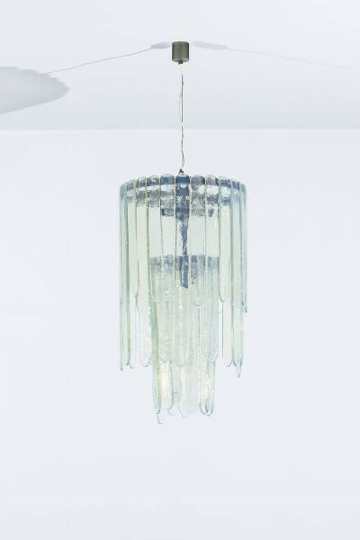 CARLO NASON : Lampadario con struttura in metallo e elementi pendenti in vetro iridescente. Prod. Mazzega anni '60 diffusore cm 69x44  - Asta Design - Associazione Nazionale - Case d'Asta italiane