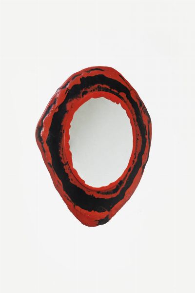 GAETANO PESCE : Specchio in resina flessibile. Prod. Fihs Design 2004 firmato e marcato al retro diam cm 64  - Asta Design - Associazione Nazionale - Case d'Asta italiane