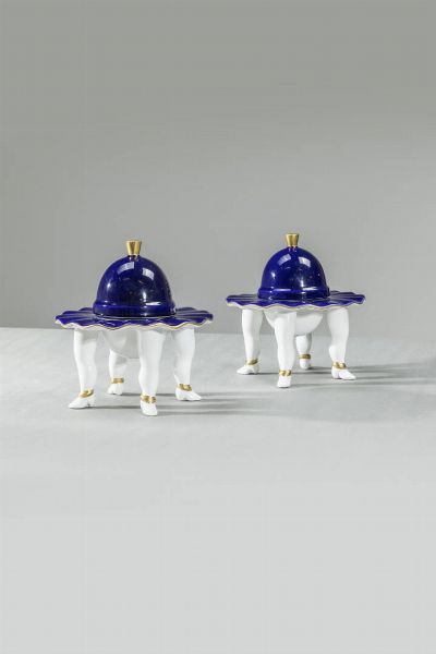 UGO LA PIETRA : Coppia di ceramiche artistiche smaltate in edizione limitata.  Espemplari 7/10 e 9/10 1987 Firmate e numerate sotto la base cm 20x20  - Asta Design - Associazione Nazionale - Case d'Asta italiane