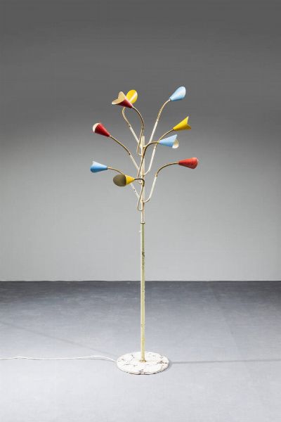 STILNOVO : Lampada da terra in metallo verniciato e ottone  base in marmo. Anni '50 h cm 210  - Asta Design - Associazione Nazionale - Case d'Asta italiane