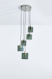 PRODUZIONE ITALIANA - Lampadario in ottone nichelato  diffusori in vetro fum. Anni '60 cm 124x30