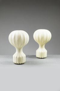 ACHILLE E PIER GIACOMO CASTIGLIONI - Coppia di lampade mod. Gatto