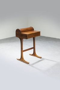 GIANFRANCO FRATTINI - Scrittoietto in legno a serrendina celante cassetto e vani portacarte. Anni '70 cm 91x55x45