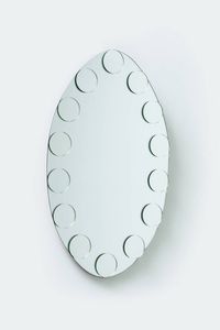 PRODUZIONE ITALIANA - Specchio ovale con applicazioni vetri specchiati. Anni '80 cm 100x60
